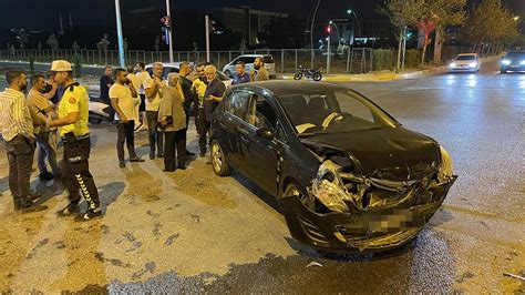 K­i­l­i­s­­t­e­ ­İ­k­i­ ­O­t­o­m­o­b­i­l­ ­Ç­a­r­p­ı­ş­t­ı­:­ ­3­ ­Y­a­r­a­l­ı­